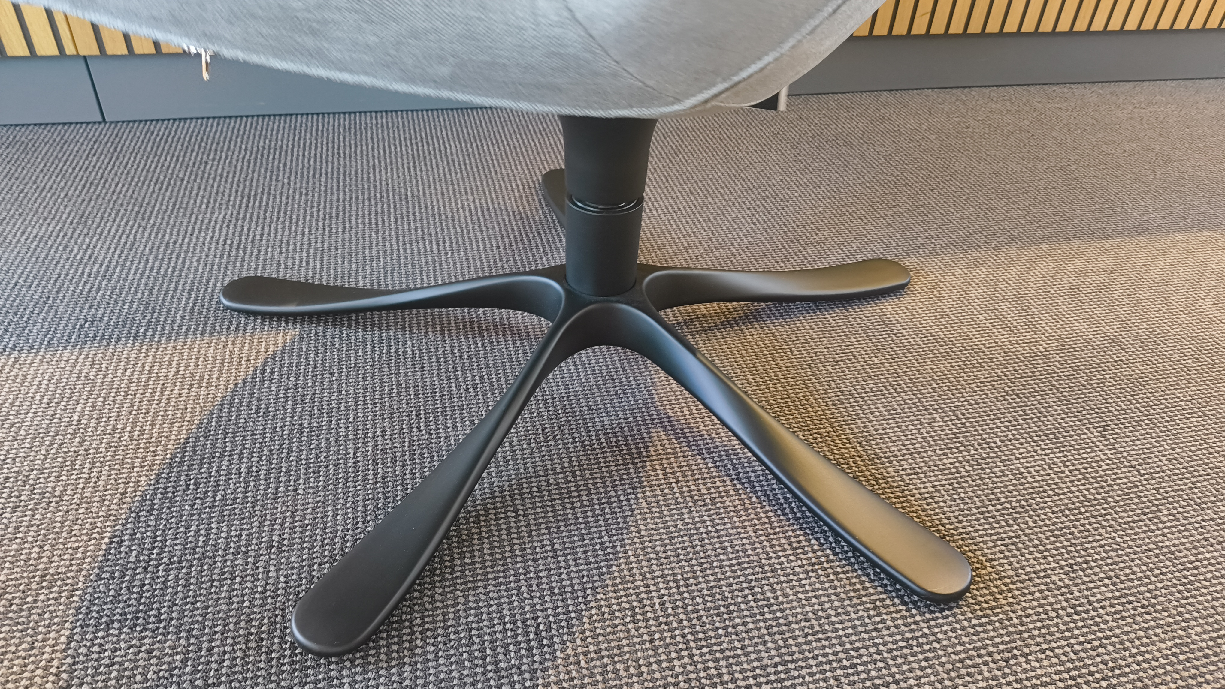 stuhlbasis, stuhlgestell, rollenbasis, schwarz, metall