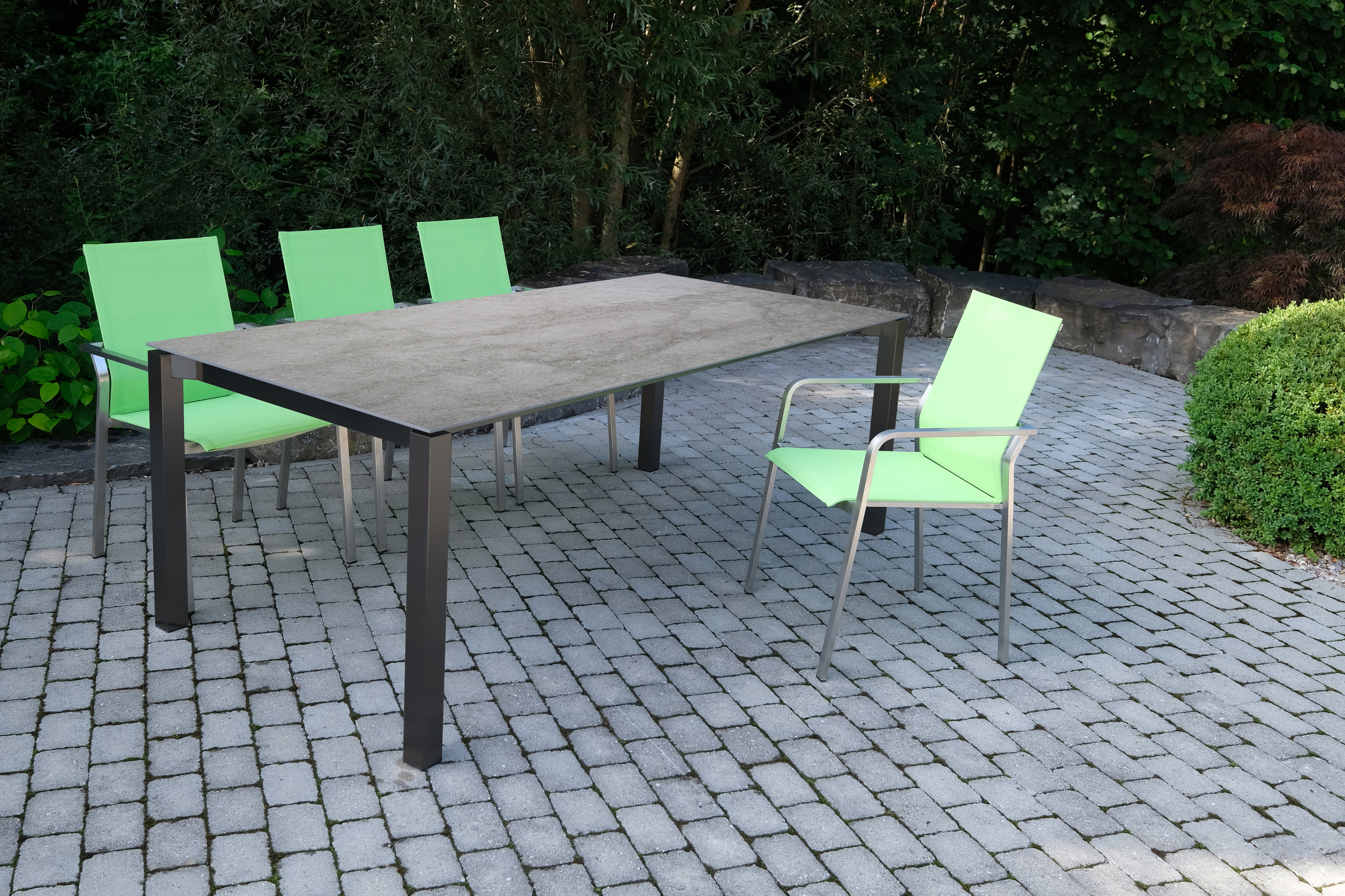 Keramiktisch Nevio grau wolkig