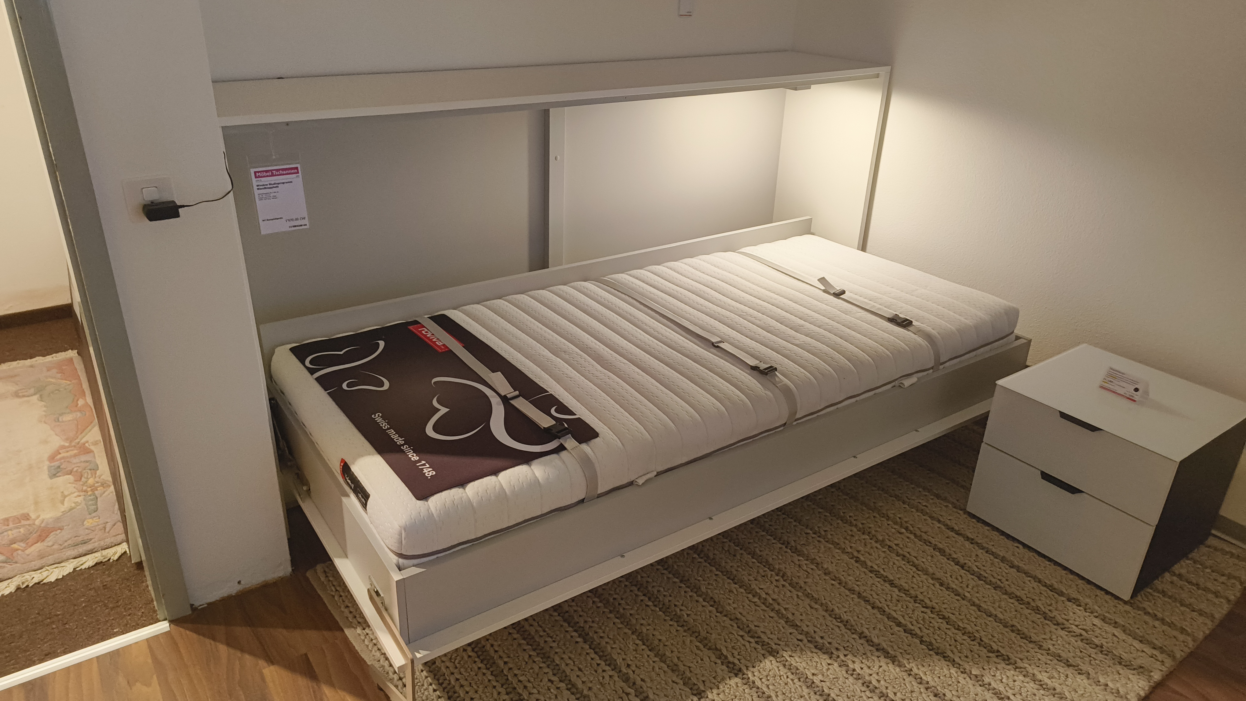 Bett, Schlafzimmer, Matratze, Bettkasten, Nachtkommode