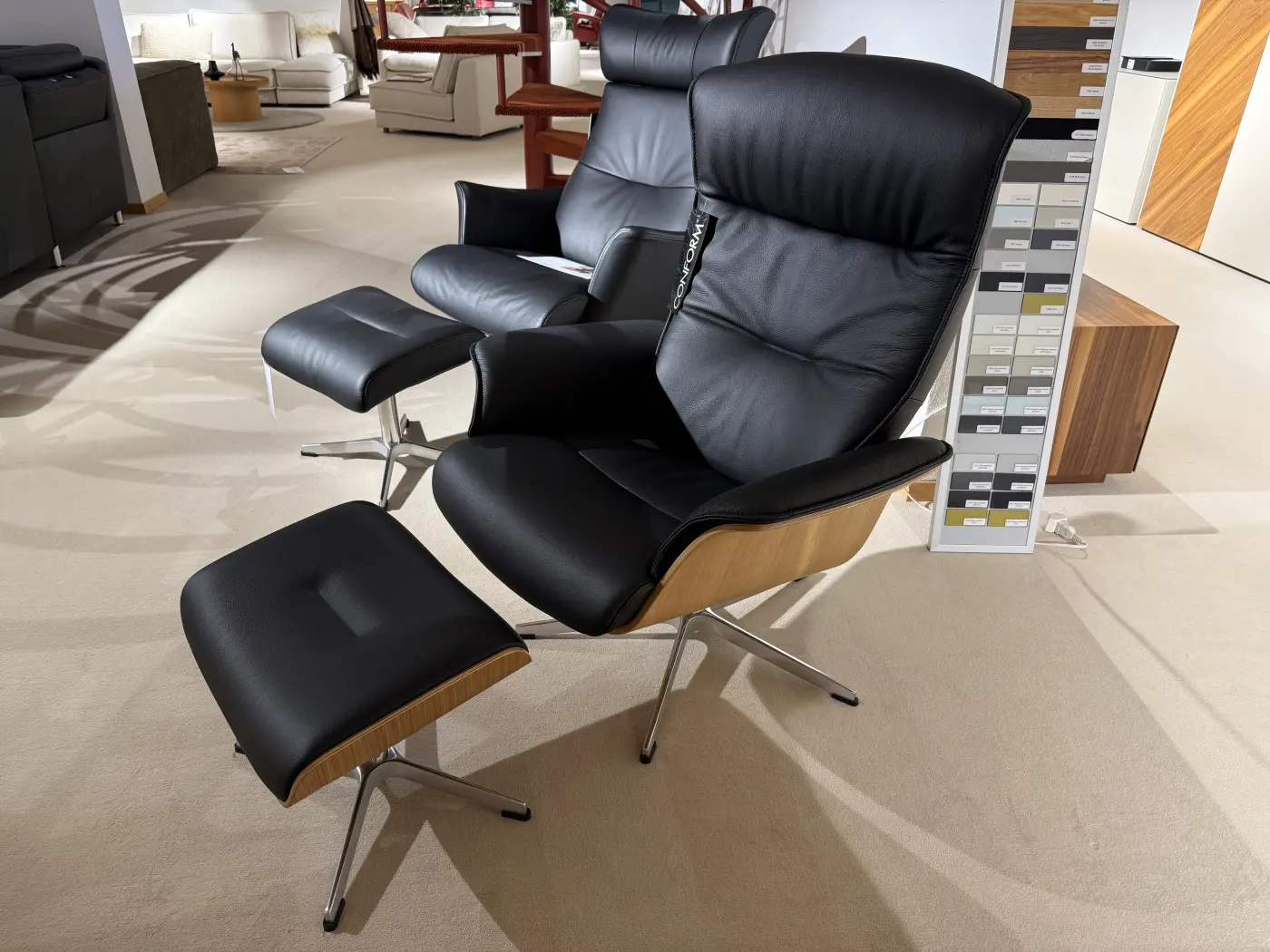 Conform Prime Sessel mit Hocker Leder