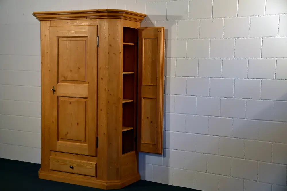MT Massivholzschrank Afing 23.14