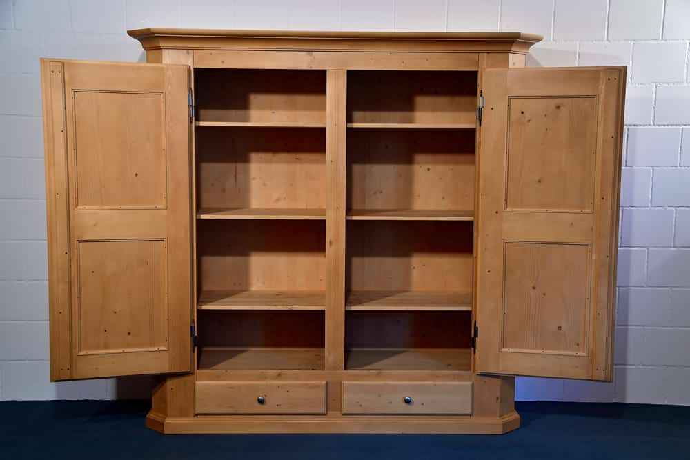 Massivholzschrank Lacinigo Tanne 184x179.5x57 cm